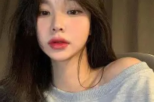 内娱女演员深夜溜进KTV陪酒姿态放低到尘埃